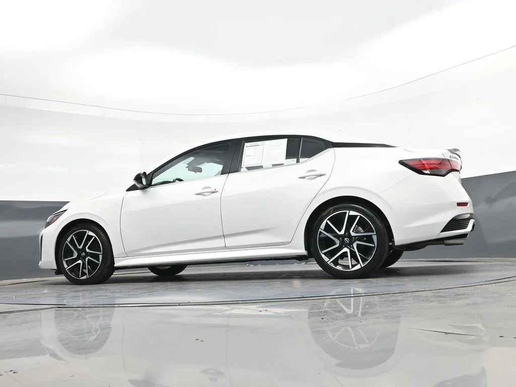 Used 2025 White Nissan SR image 44