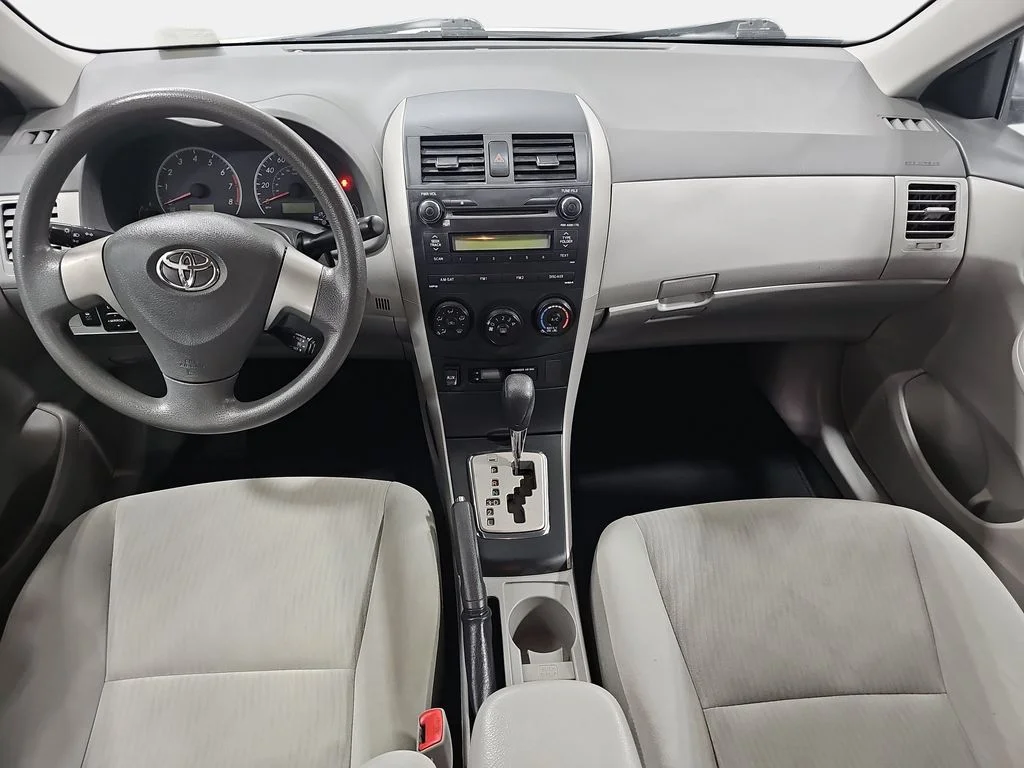 Used 2010 White Toyota LE image 10