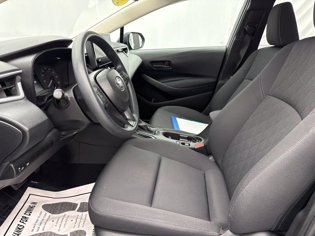 Used 2024  Toyota LE image 19