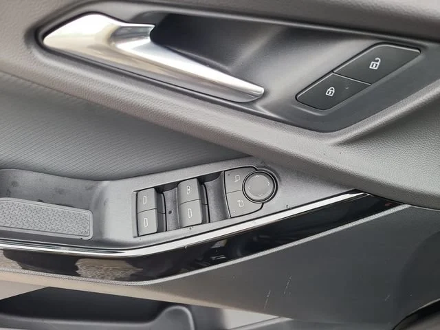 New 2027 Mosaic Black Metallic Chevrolet LT image 19