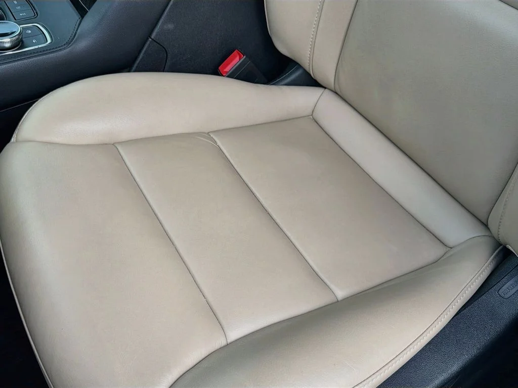 Used 2025 Brown Cadillac Premium Luxury image 20