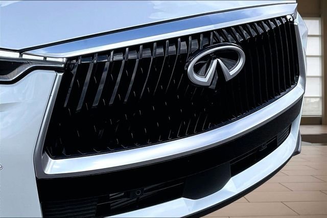 New 2027 RADIANT WHITE INFINITI LUXE image 28