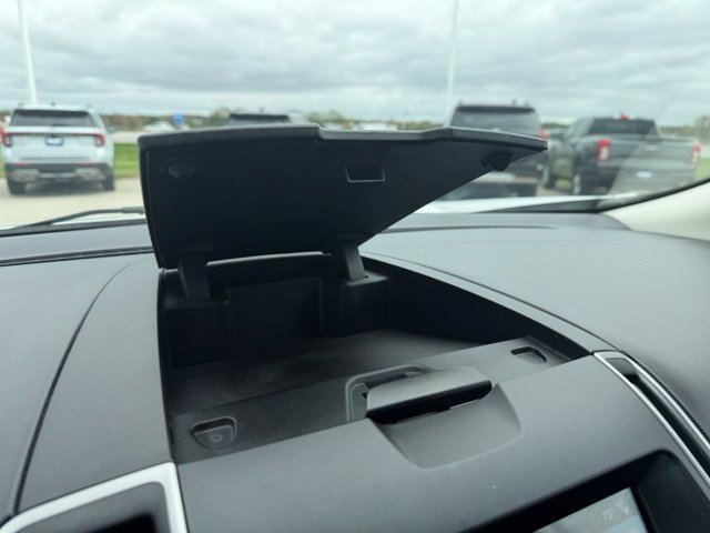 Used 2018 Oxford White Ford SEL image 17