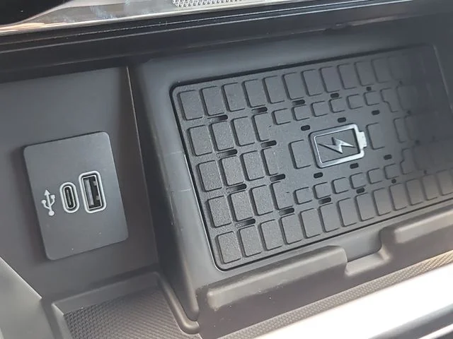 New 2026 Black Metallic Ford Lariat image 27