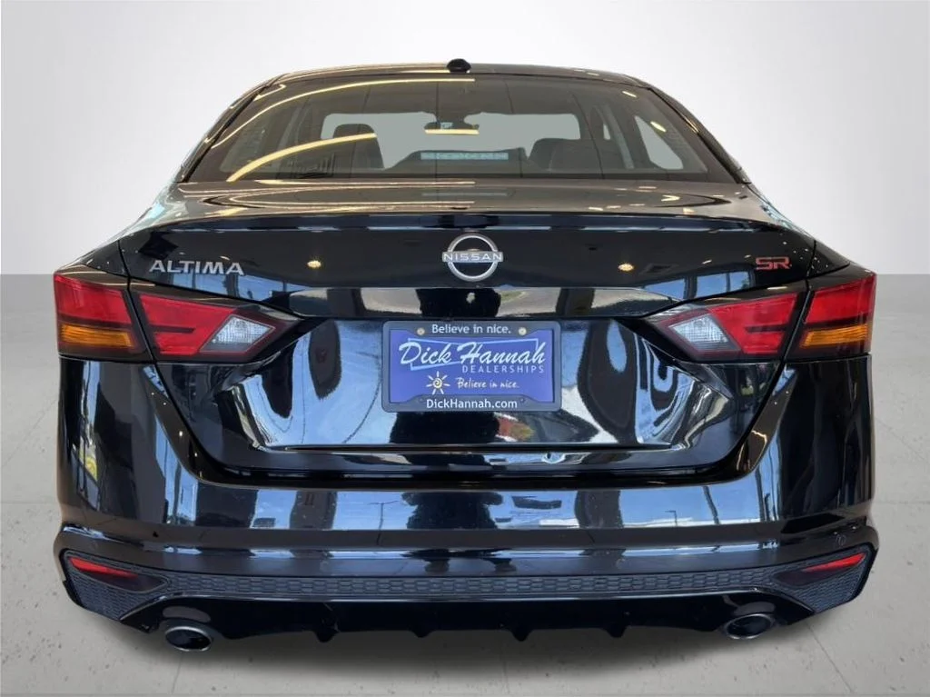 Used 2024 Black Nissan 2.5 SR image 8