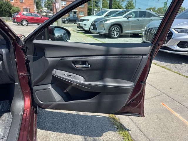 Used 2022 Red Nissan SV image 12