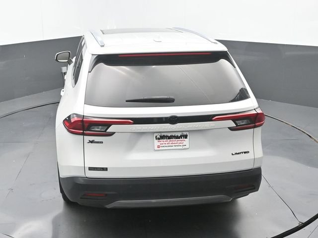 Used 2024 Wind Chill Pearl Toyota Limited image 15