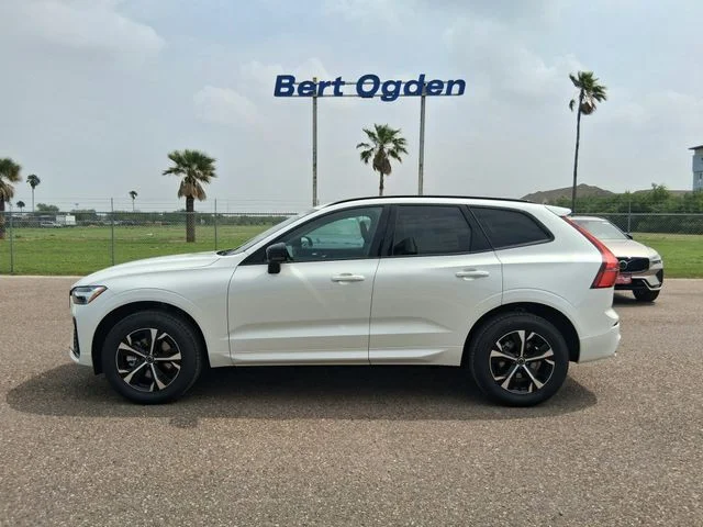 New 2026 Crystal White Volvo Core image 3