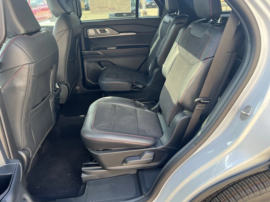 2026 Ford Explorer ST - Photo 22