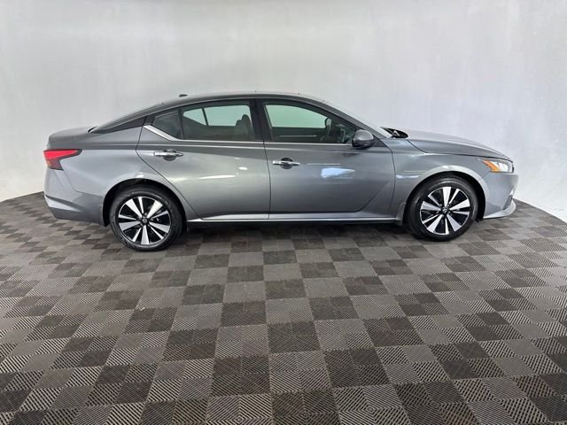 Used 2021 Gray Nissan 2.5 SV image 4