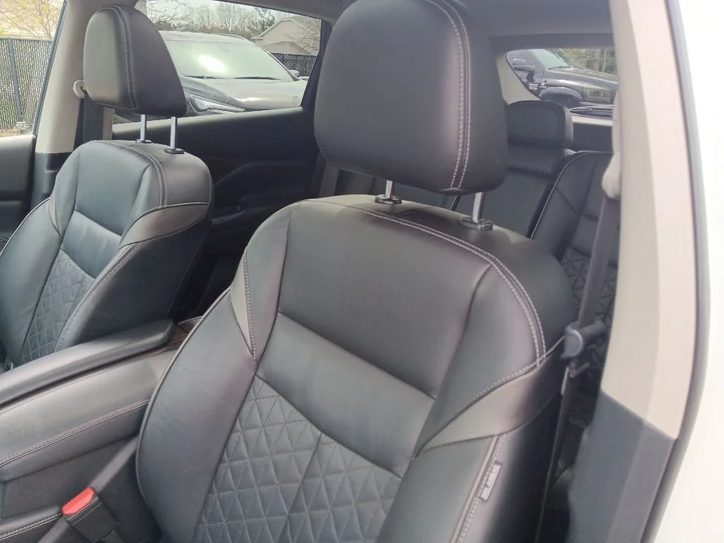 Used 2020 Pearl White Tricoat Nissan Platinum image 14