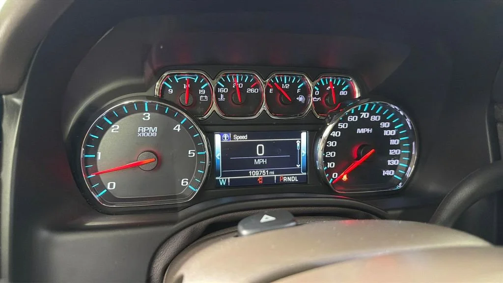 Used 2019 IRIDESCENT PEARL TRICOAT Chevrolet LT image 21