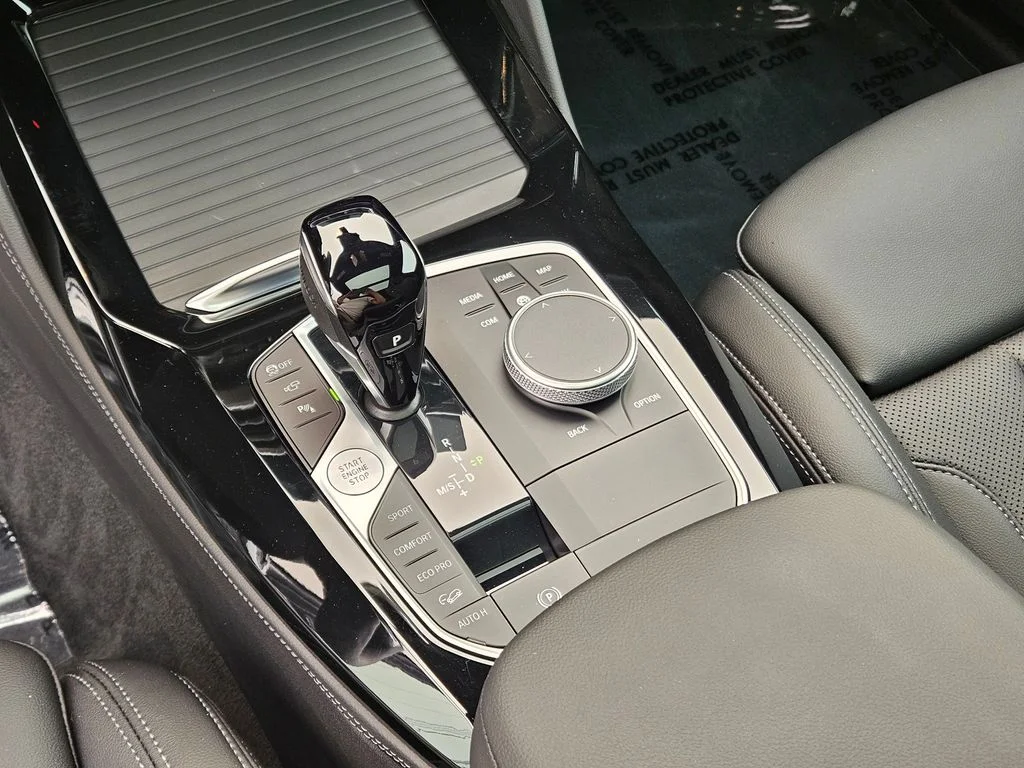 Used 2025 Alpine White BMW M40i image 29