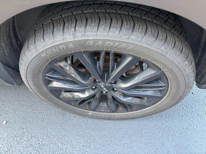 Used 2022 Everlasting Silver Kia SX FWD image 8