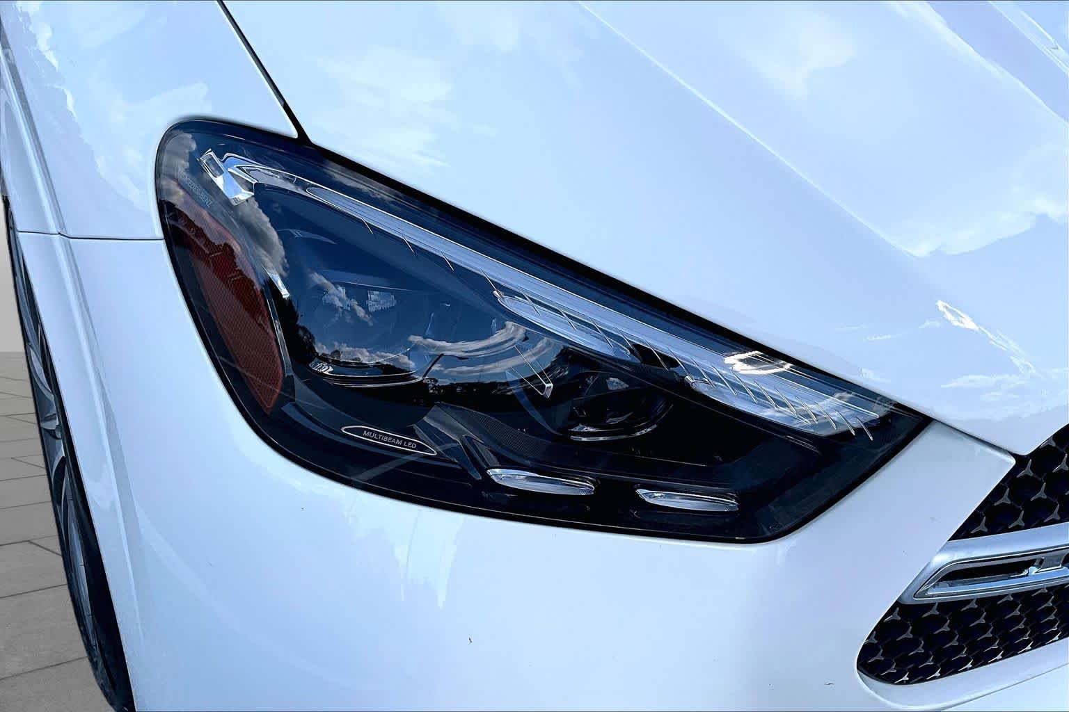 Used 2025 Polar White Mercedes-Benz GLE 450e image 28