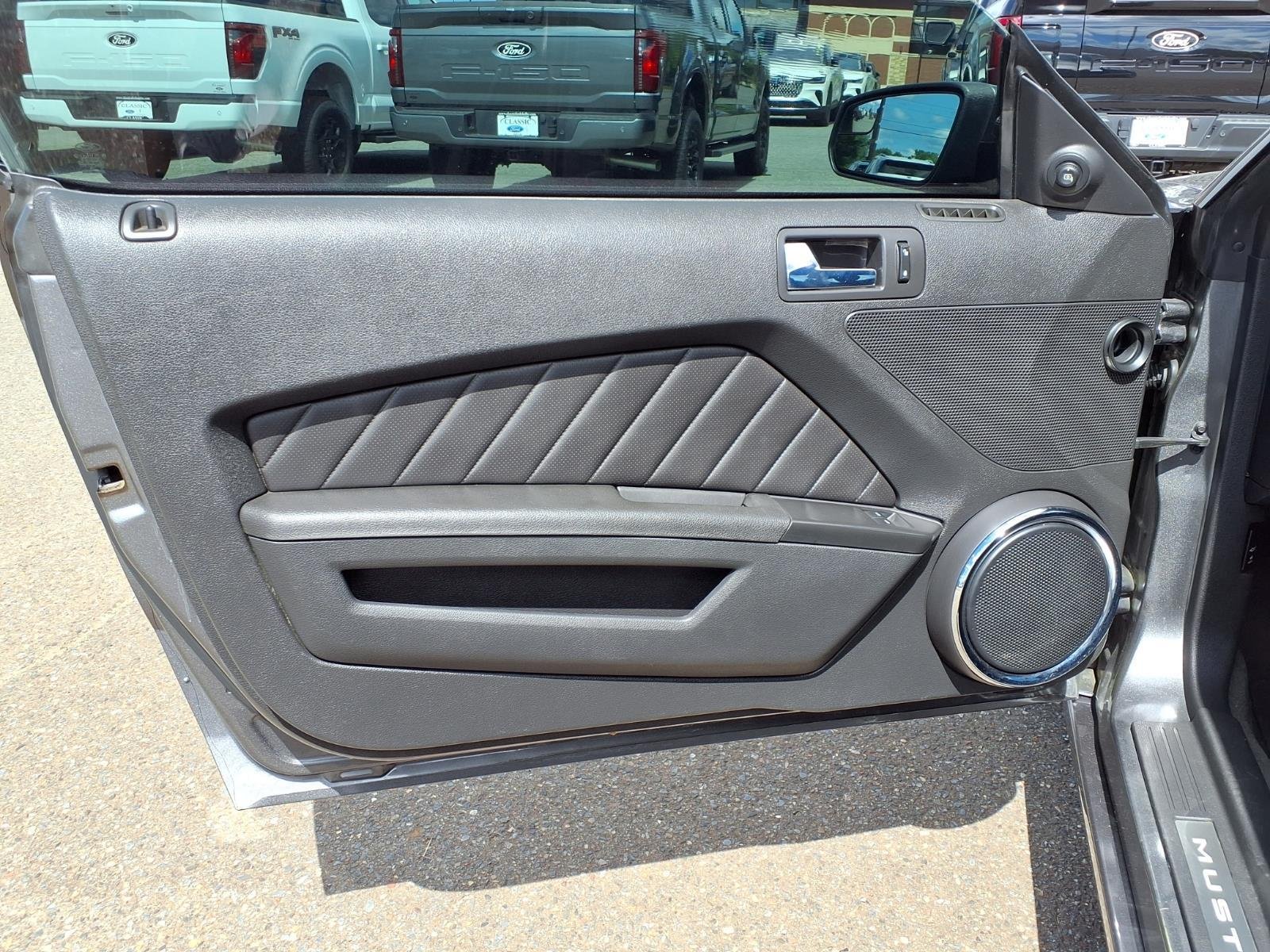 Used 2014 Sterling Gray Metallic Ford V6 Premium image 28
