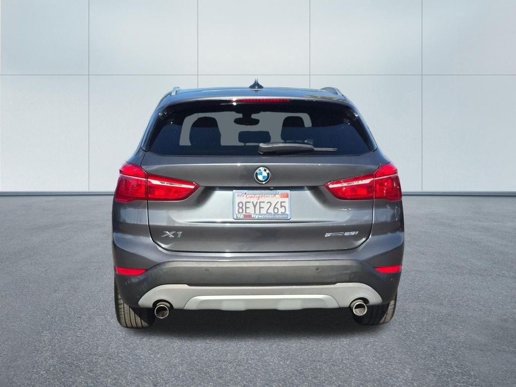Used 2018 Gray BMW sDrive28i image 5