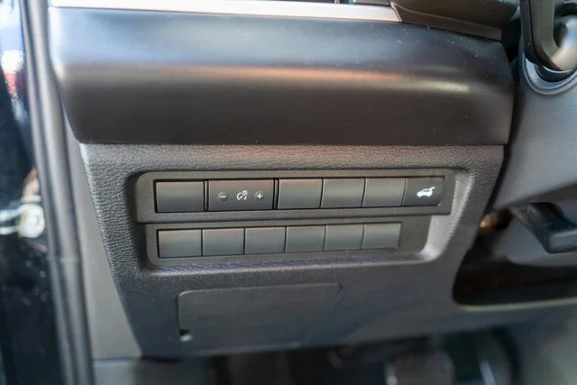 Used 2022 Black Mitsubishi  image 20