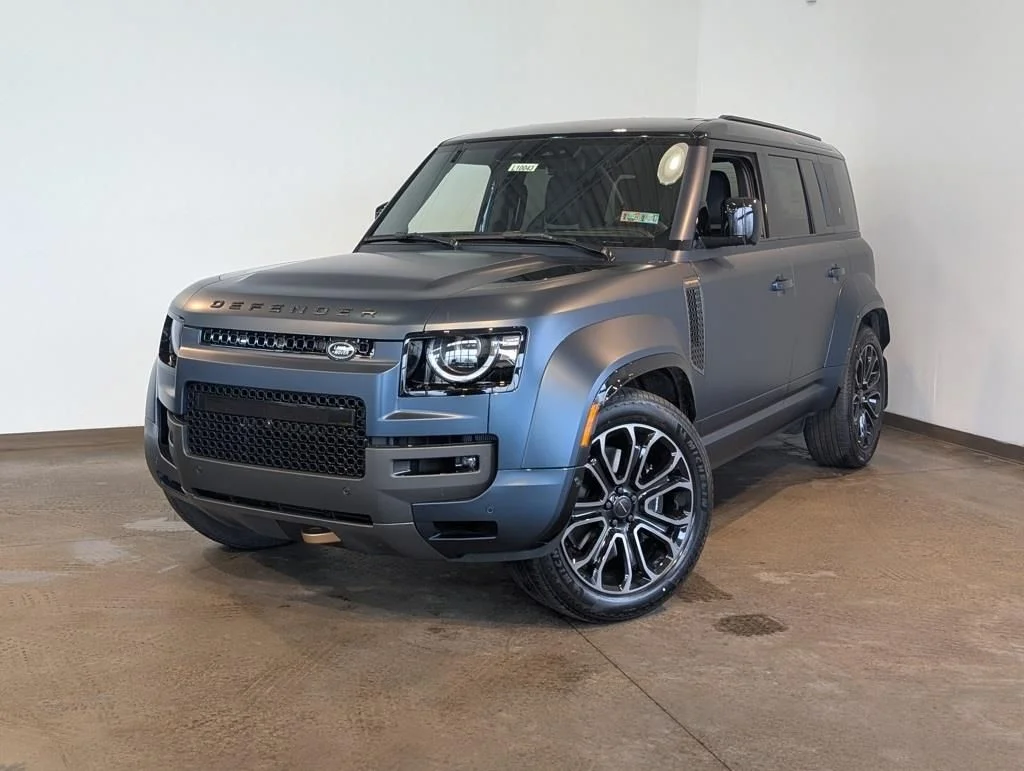 2026 Land Rover Defender 110 OCTA P635's photo