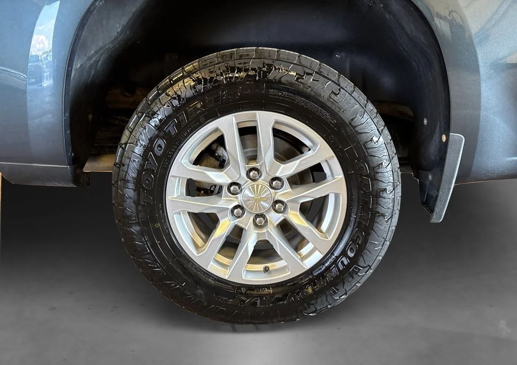 Used 2020 Shadow Gray Metallic Chevrolet LT image 22