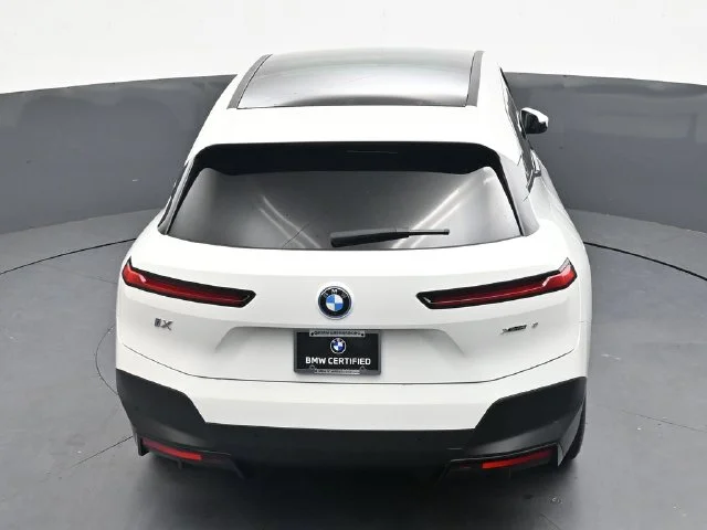 Certified Used 2024 White/off-white BMW xDrive50 image 24