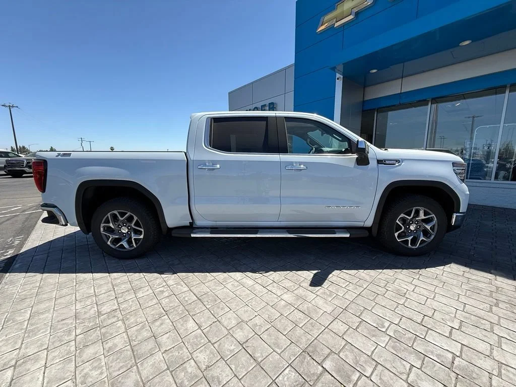 New 2026 Glacier White Tricoat GMC SLT image 11
