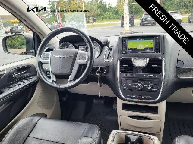 Used 2014 Red Chrysler Touring image 16