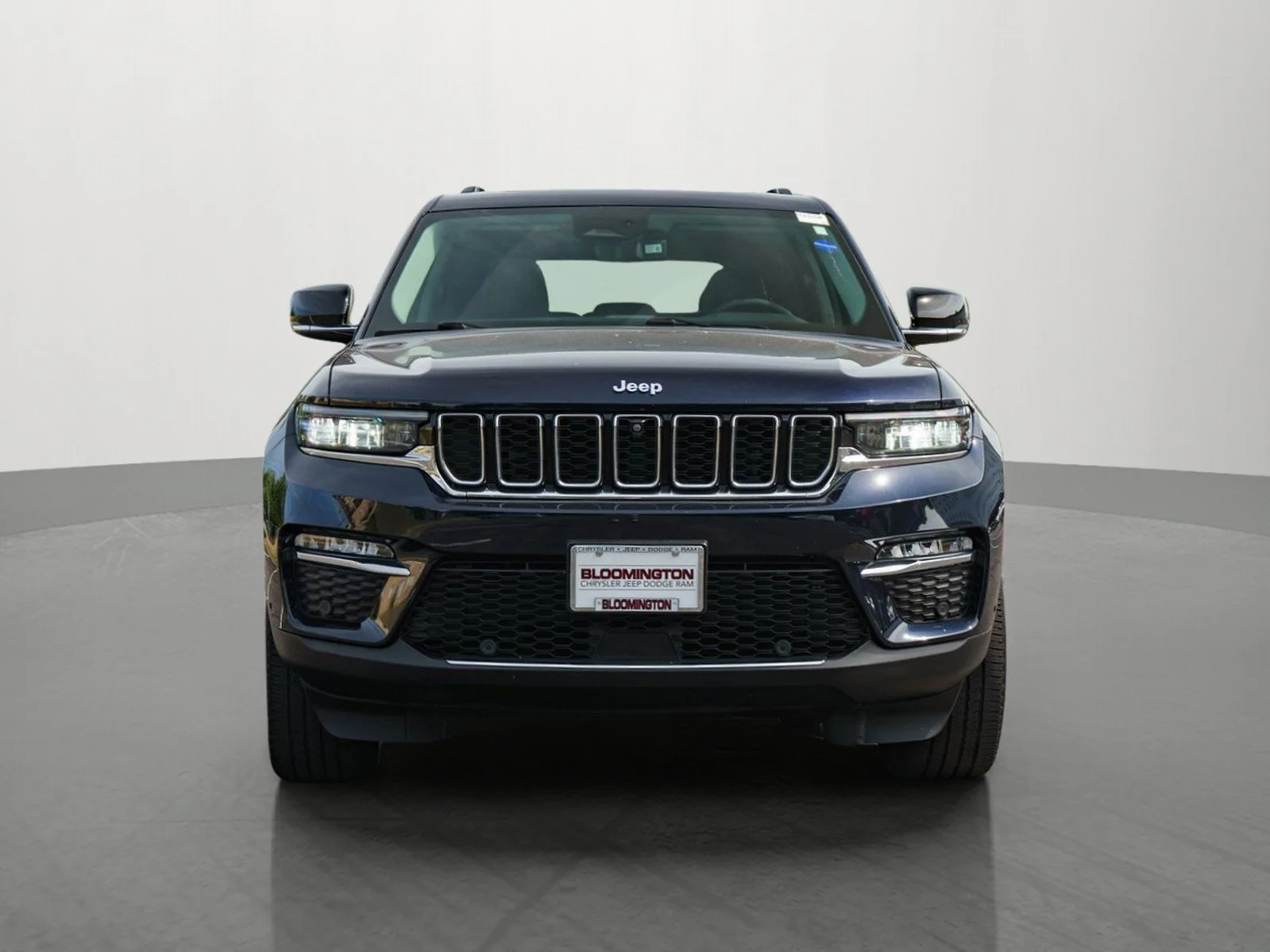 Used 2023 Jeep Grand Cherokee 4xe with VIN 1C4RJYB61P8785533 for sale in Minneapolis, Minnesota
