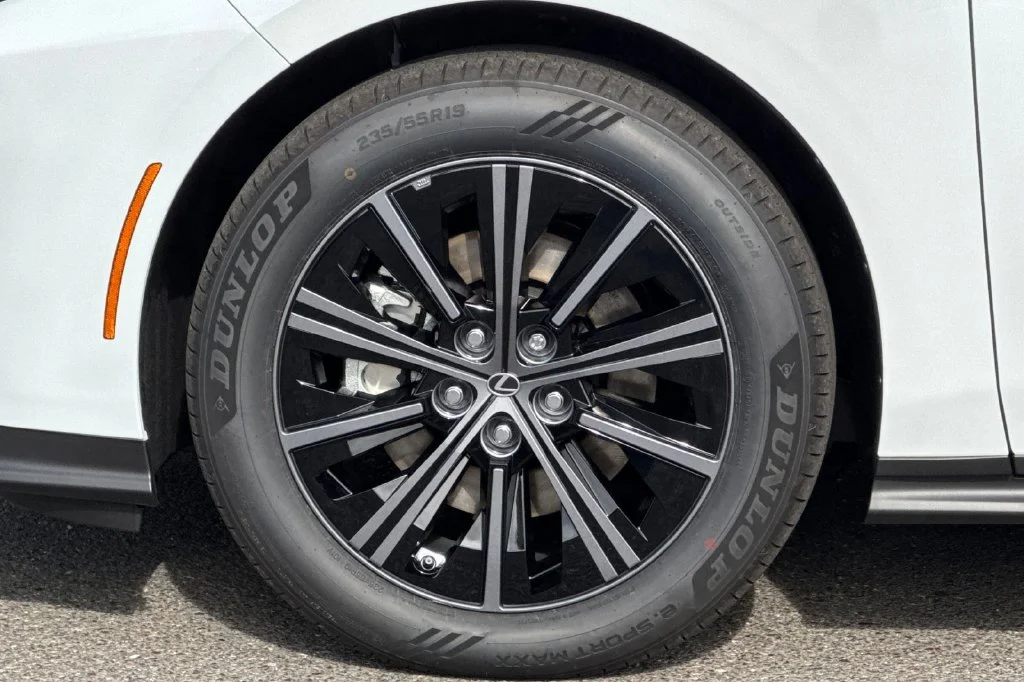 New 2026 Ultra White Lexus ES 350e PREMIUM image 24
