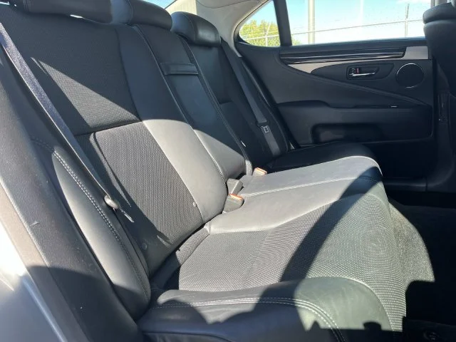Used 2014 Silver Lexus 460 image 25
