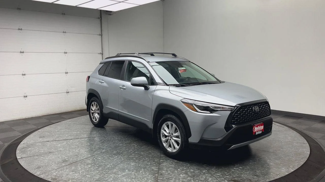 2022 Toyota Corolla Cross LE - Photo 28
