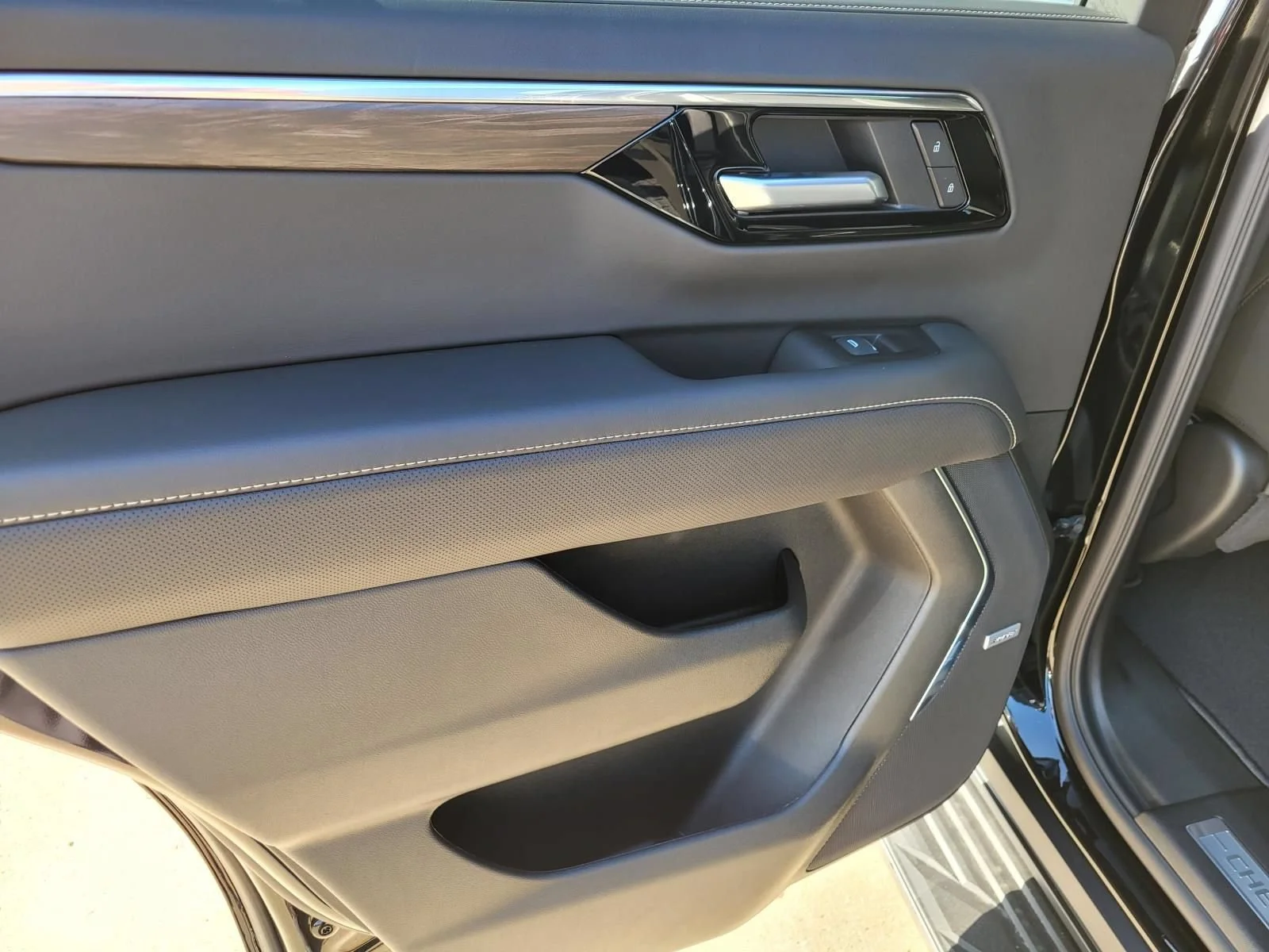 2026 Chevrolet Tahoe Premier - Photo 10