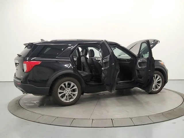 Used 2021 Agate Black Metallic Ford Limited image 15