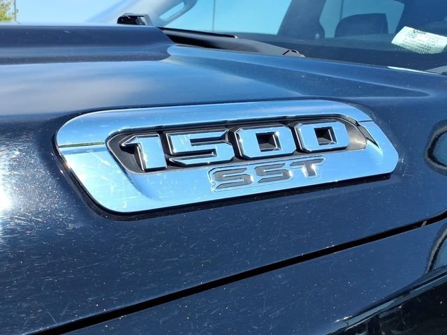 Used 2025  Ram Laramie image 18