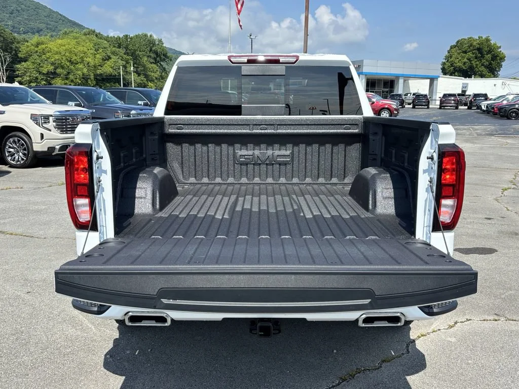 New 2026 Summit White GMC Elevation image 27