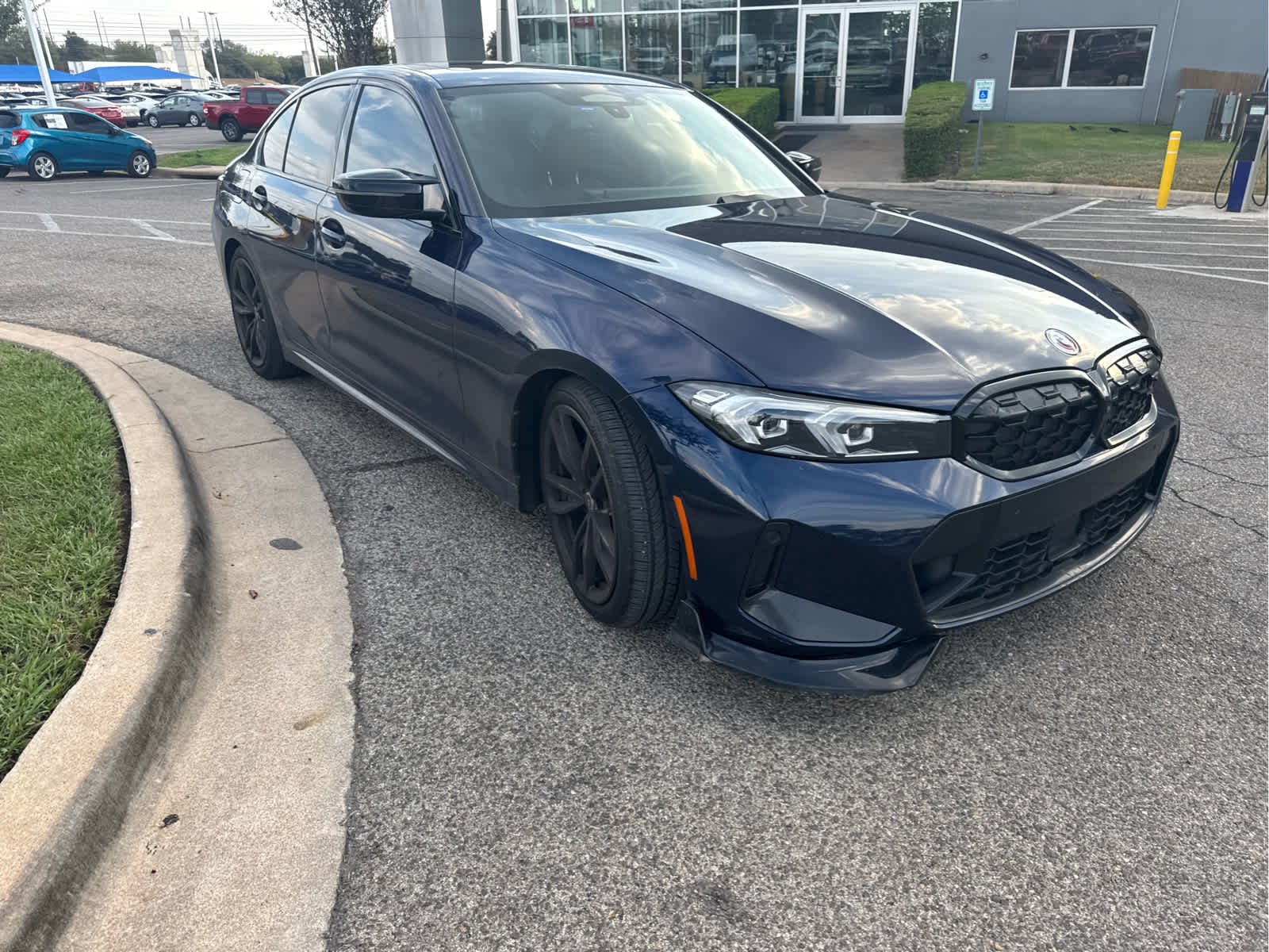 Used 2023 Tanzanite Blue II Metallic BMW M340i image 4
