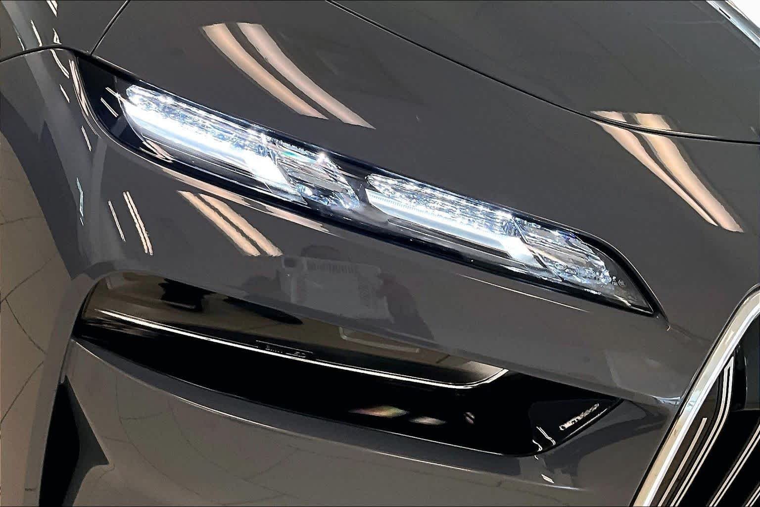 Used 2024 Sparkling Copper Metallic BMW xDrive60 image 26