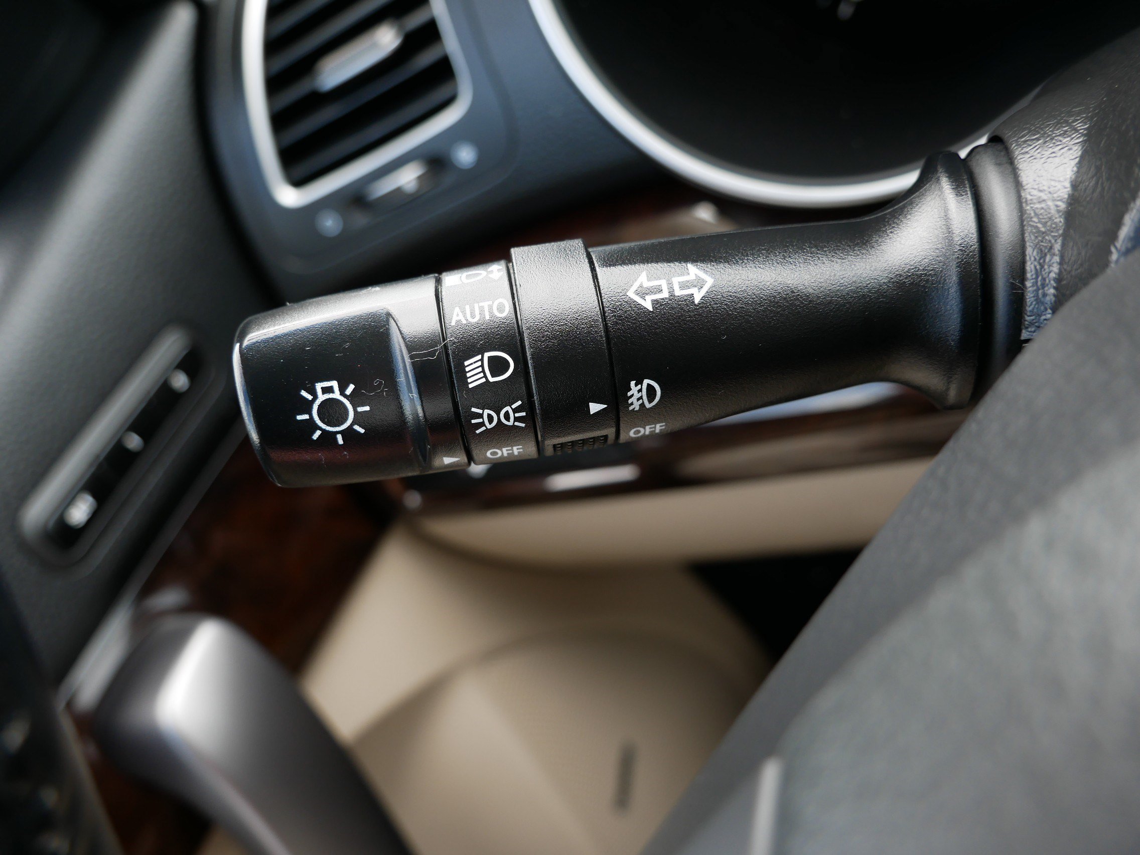 Used 2015 Satin Metal Kia EX image 31
