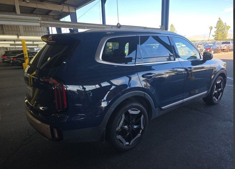 Used 2023 Kia Telluride EX with VIN 5XYP34GC4PG334369 for sale in Kansas City