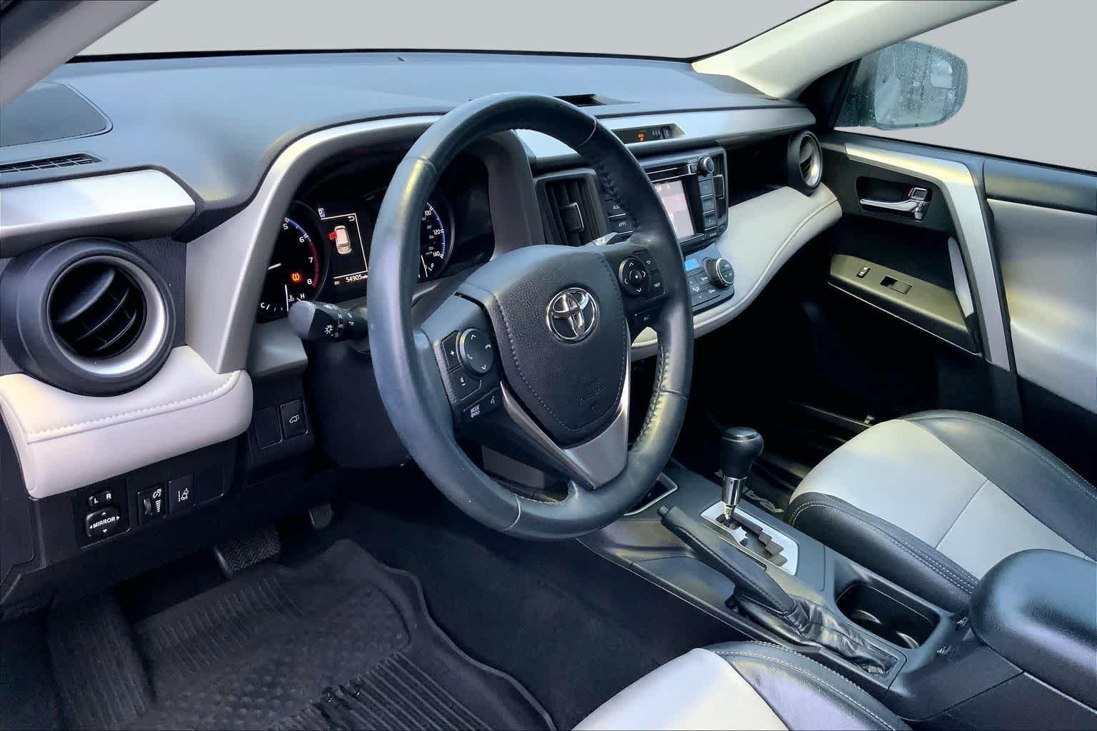 Used 2017 Silver Sky Metallic Toyota XLE image 15