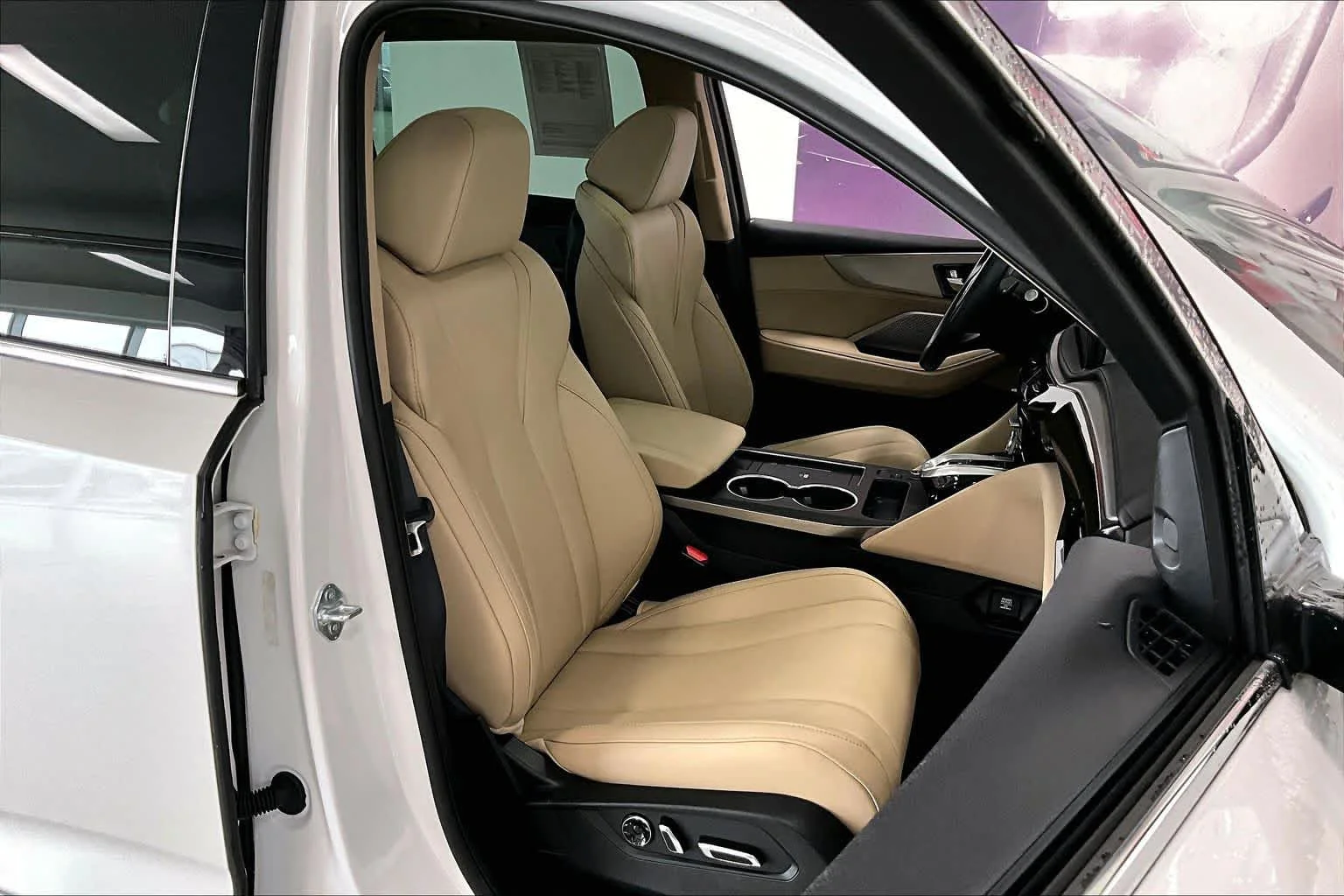 Used 2025 Platinum White Pearl Acura  image 11