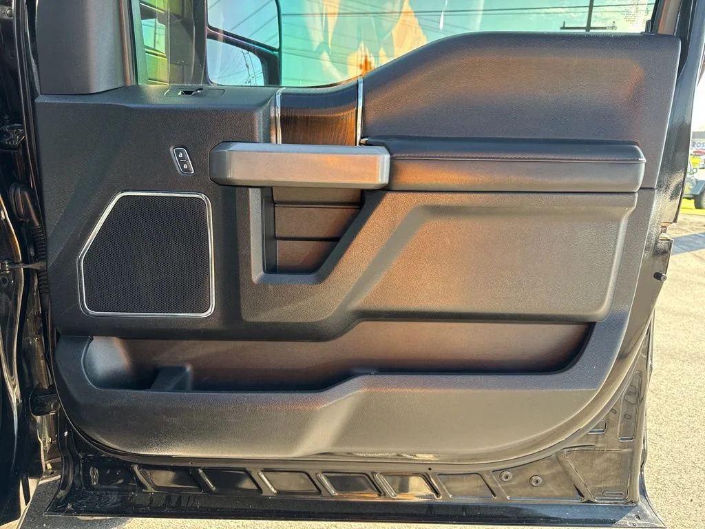 2019 Ford F-450 Super Duty Platinum - Photo 29