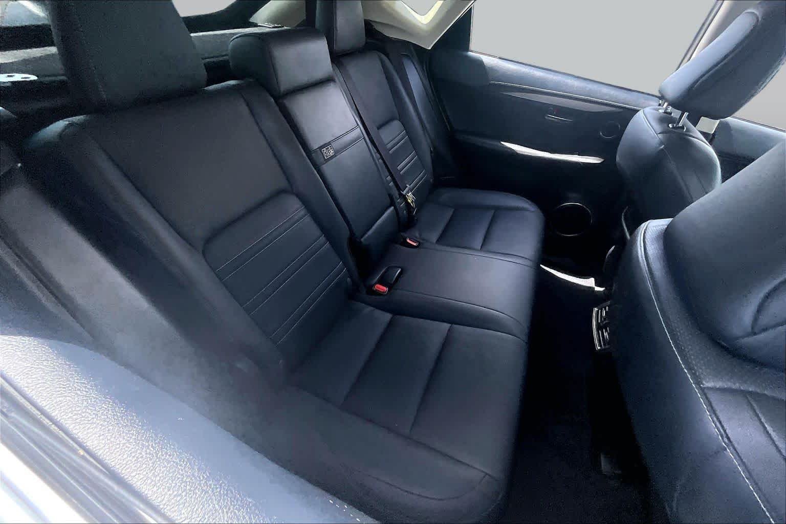 Used 2018 Silver Lining Metallic Lexus  image 18