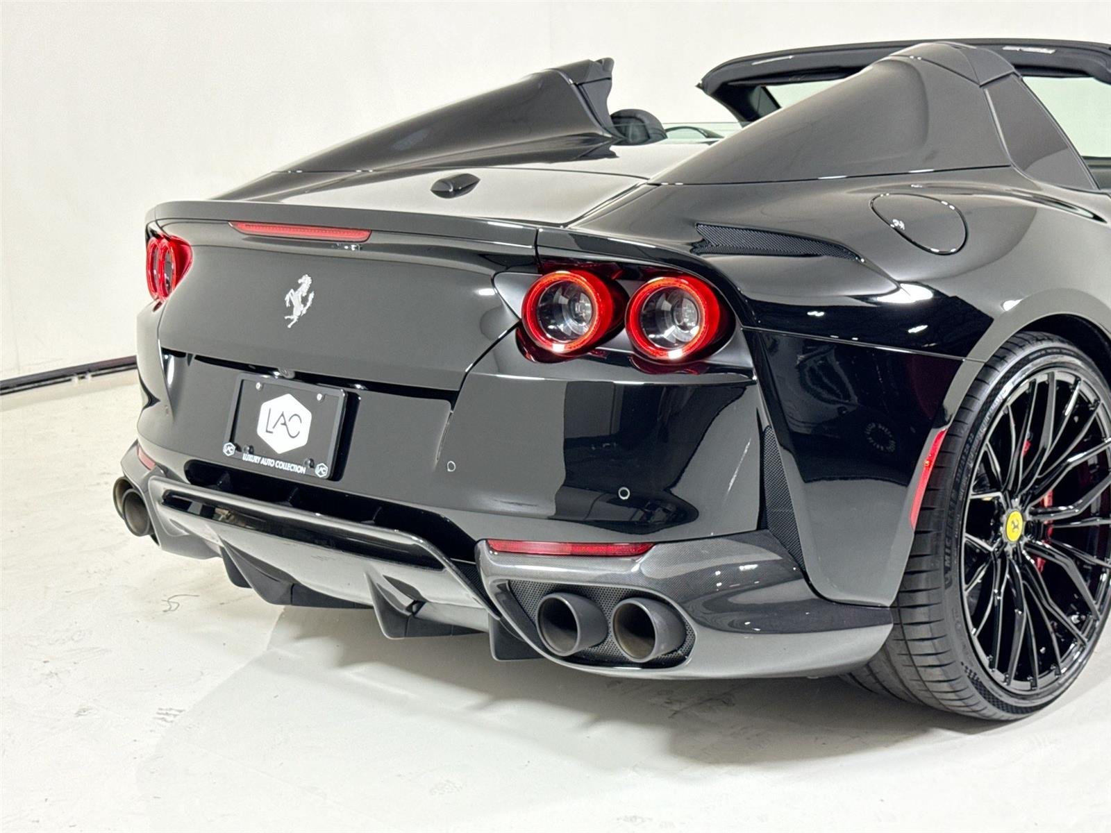 Used 2021 Nero Ferrari  image 40