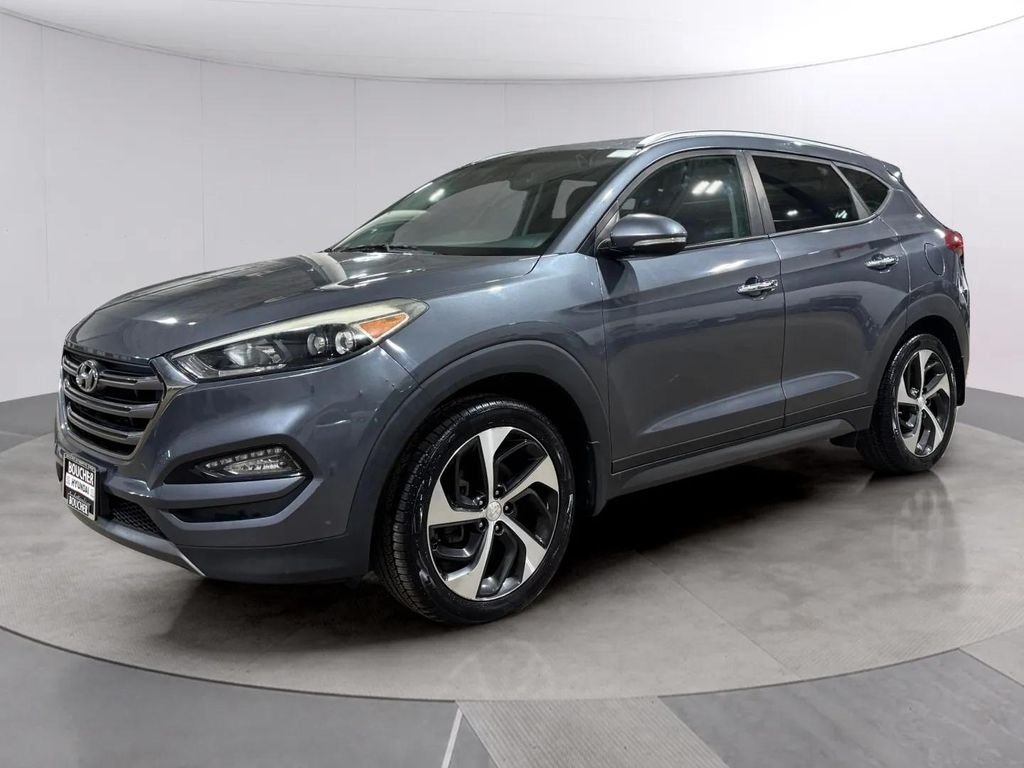 Used 2016 Coliseum Gray Hyundai Limited image 7