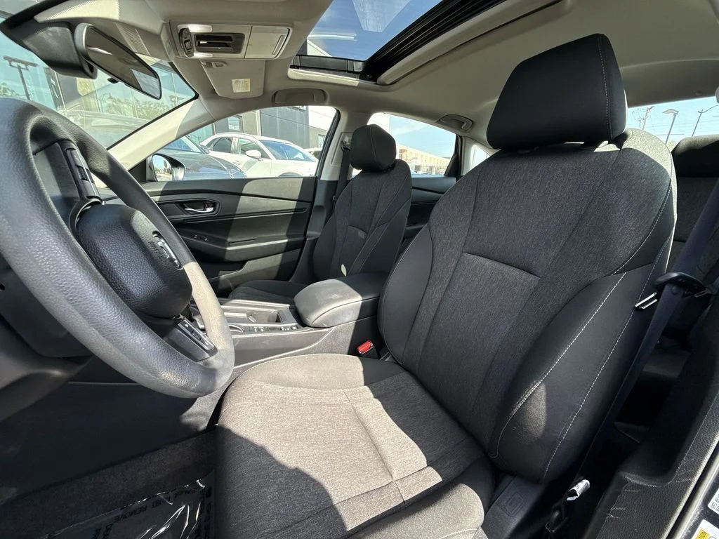 Used 2025 Blue Honda SE image 11