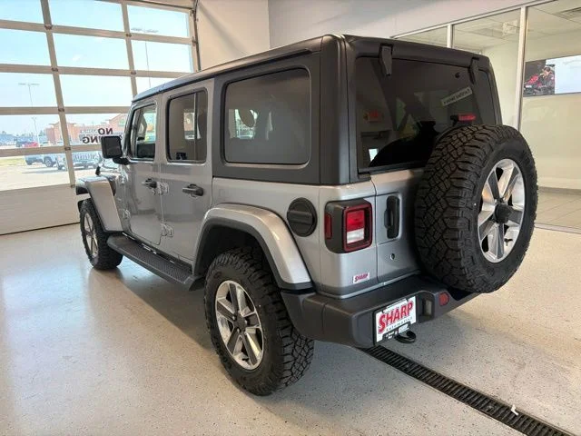 Used 2020 Silver Jeep Unlimited Sahara image 5
