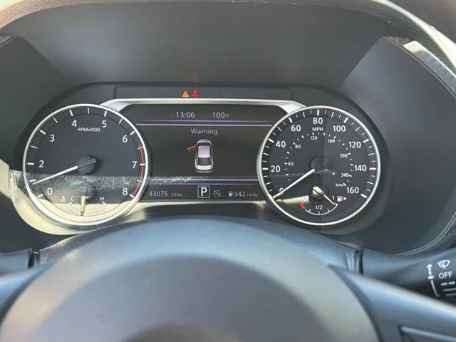 Used 2025 Gray Nissan SV image 28