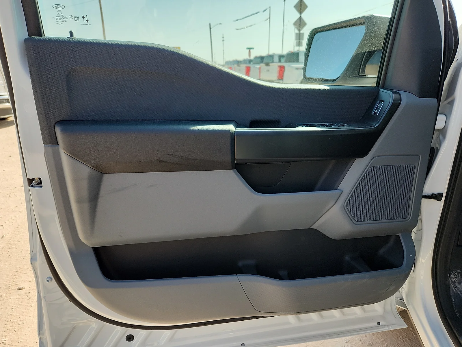 New 2026 Oxford White Ford XL image 14