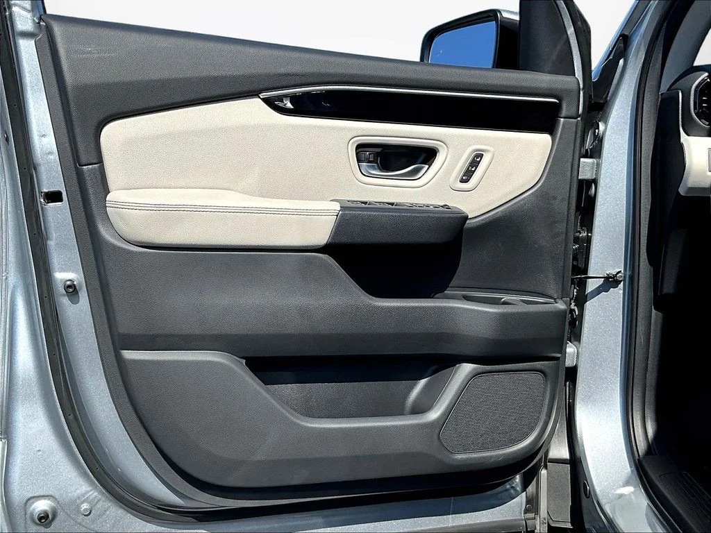 New 2026 Solar Silver Metallic Honda AWD EX-L image 22